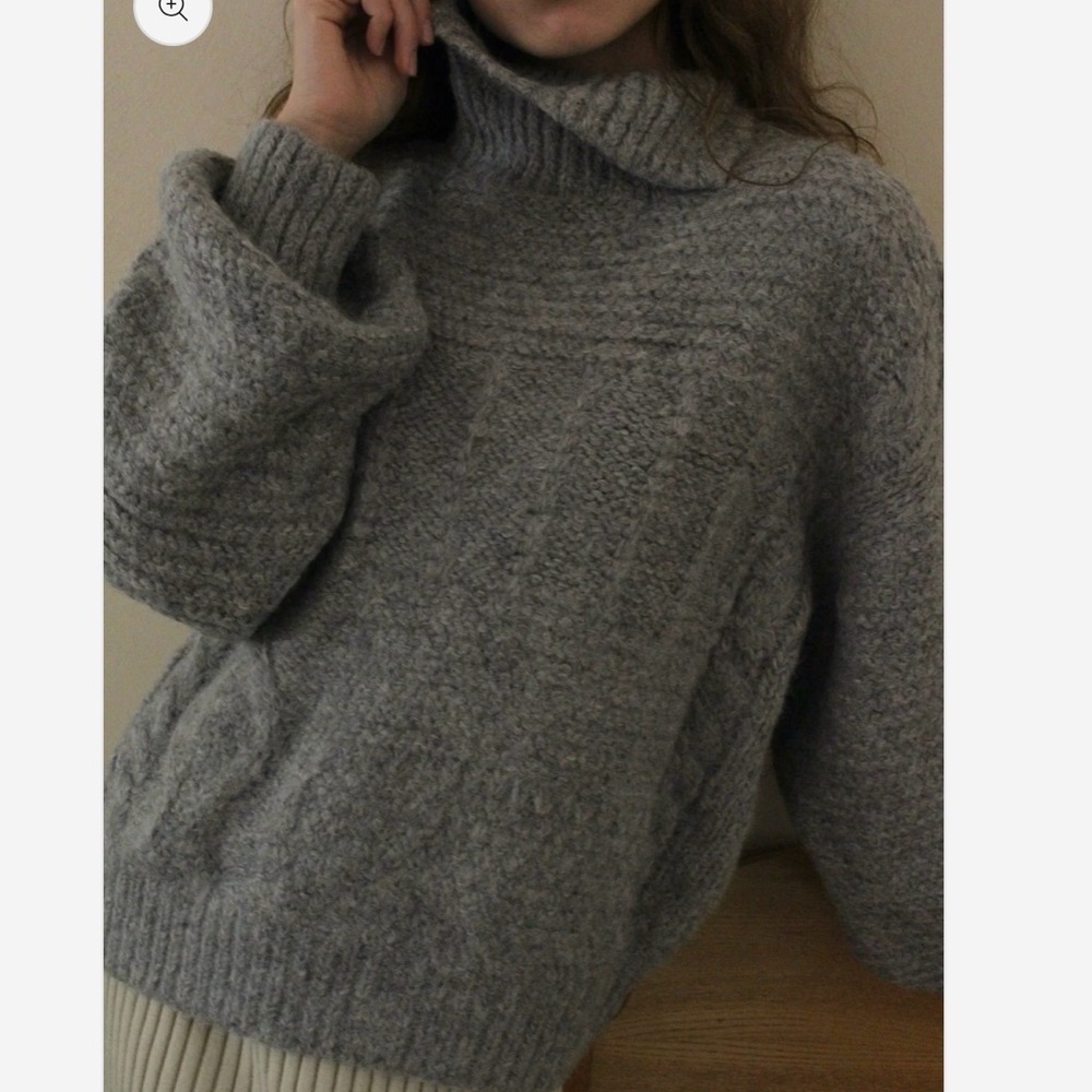 Na Nin Turtleneck